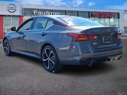 2025 Nissan Altima SR