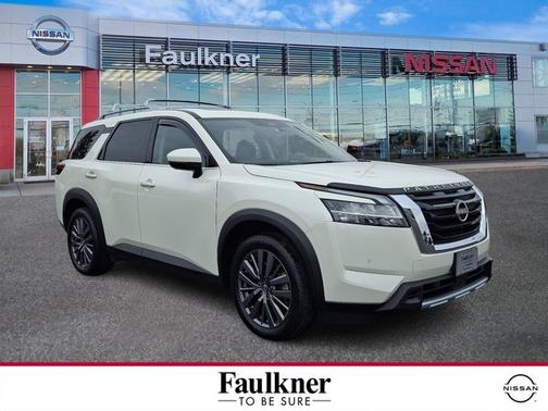 2023 Nissan Pathfinder SL