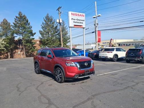 Scarlet Ember 2023 Nissan Pathfinder Platinum