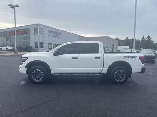 2024 Nissan Titan PRO-4X