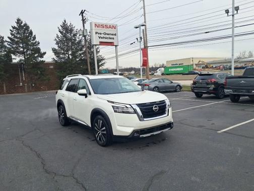 2023 Nissan Pathfinder Platinum