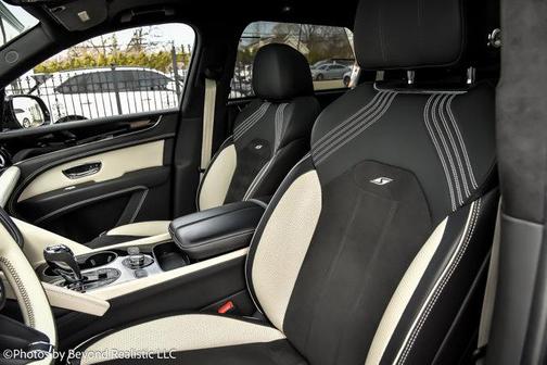 2022 Bentley Bentayga V8