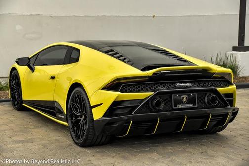 2022 Lamborghini Huracan EVO Coupe