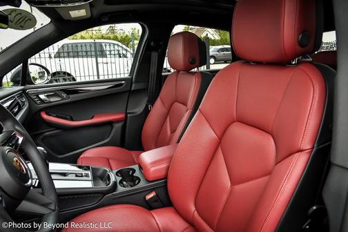 2023 Porsche Macan Base