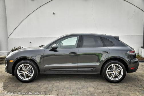 2023 Porsche Macan Base