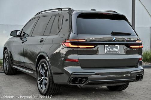 2024 BMW X7 M60i