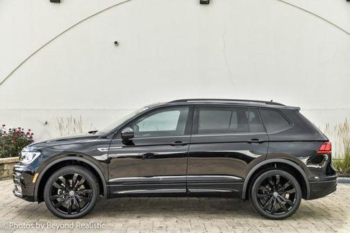 Photo 5 of 54 of 2021 Volkswagen Tiguan 2.0T SE R-Line Black