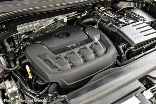 Photo 2 of 54 of 2021 Volkswagen Tiguan 2.0T SE R-Line Black