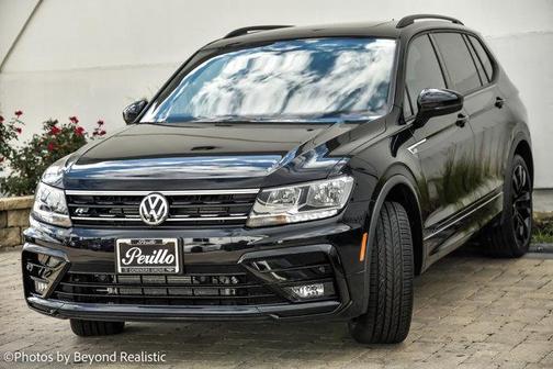 Photo 4 of 54 of 2021 Volkswagen Tiguan 2.0T SE R-Line Black