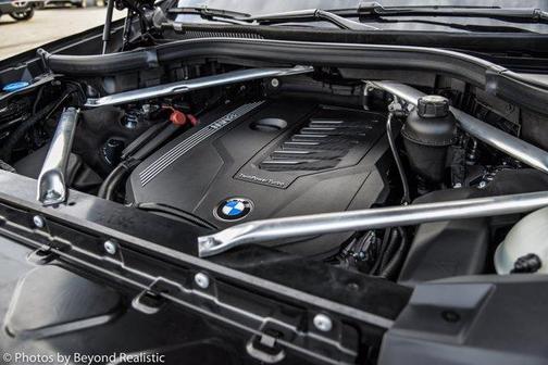 Photo 2 of 50 of 2019 BMW X7 xDrive40i
