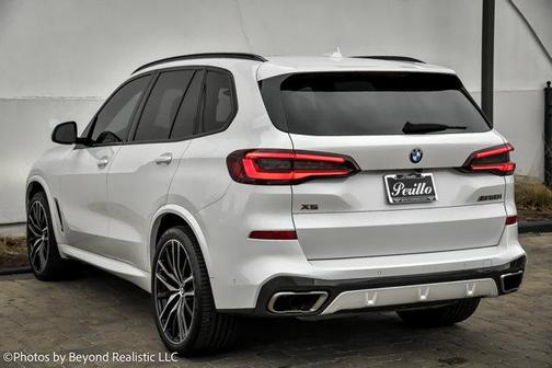 2022 BMW X5 M50i