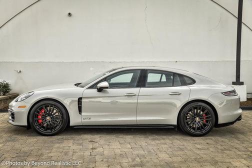 2023 Porsche Panamera GTS