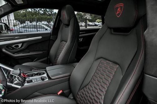 2022 Lamborghini Urus AWD