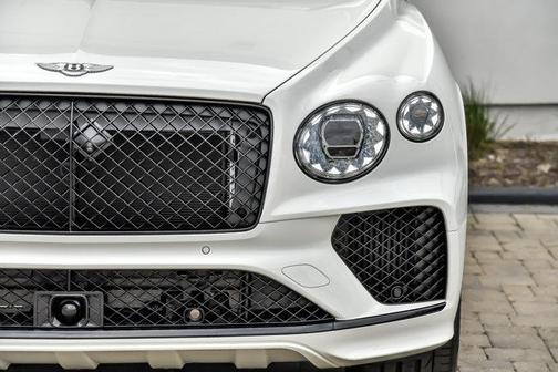2024 Bentley Bentayga V8