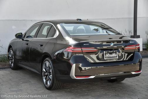 2024 BMW 530 i xDrive