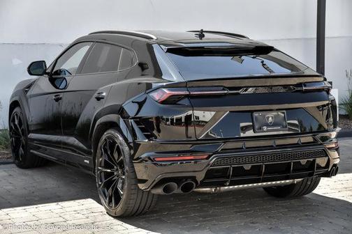2024 Lamborghini Urus S