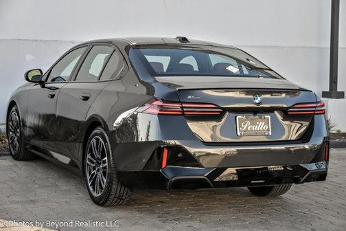 2026 BMW 530 i xDrive