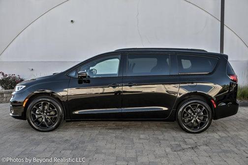 2025 Chrysler Pacifica Limited