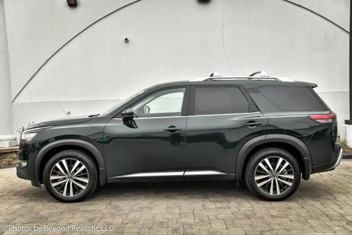 2024 Nissan Pathfinder Platinum 4WD