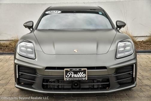2025 Porsche Panamera 4