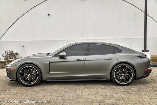 2025 Porsche Panamera 4