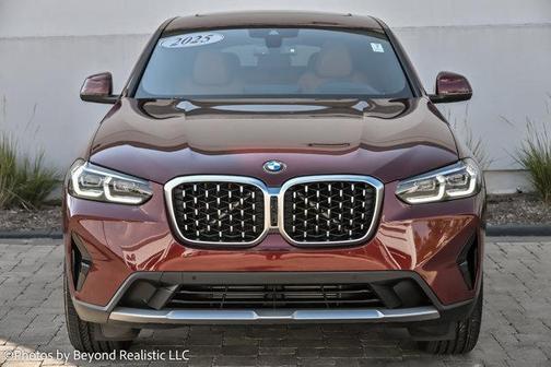 2025 BMW X4 xDrive30i