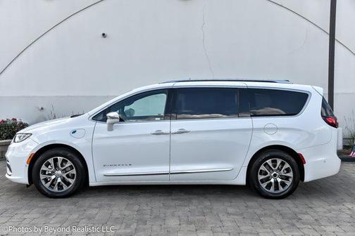 2024 Chrysler Pacifica L