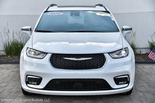 2024 Chrysler Pacifica L