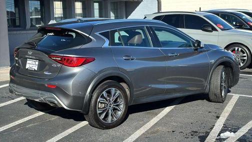 2018 INFINITI QX30 Premium