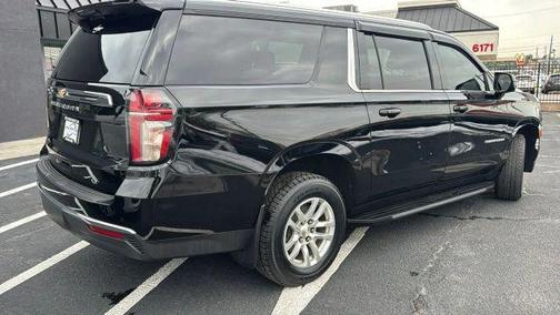 2022 Chevrolet Suburban LT