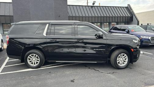 2022 Chevrolet Suburban LT