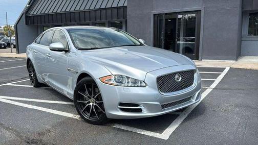 Rhodium Silver 2015 Jaguar XJ Base