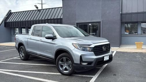Silver 2023 Honda Ridgeline RTL