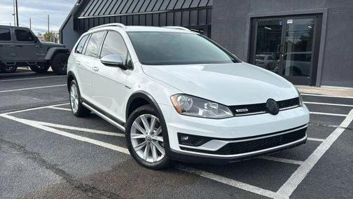 Pure White 2017 Volkswagen Golf Alltrack TSI S
