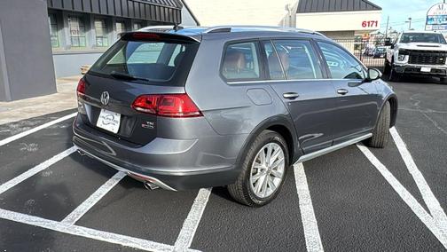 2017 Volkswagen Golf Alltrack TSI S