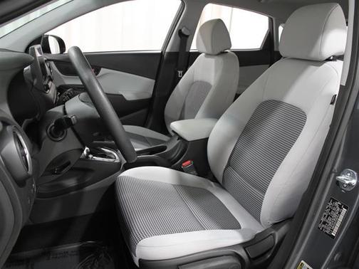 2023 Hyundai KONA SE