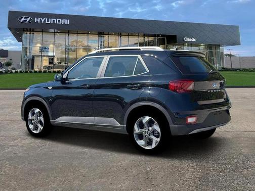 Onyx Black 2026 Hyundai VENUE SEL