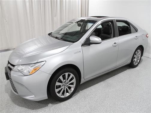 2017 Toyota Camry Hybrid XLE