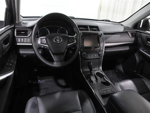 2017 Toyota Camry Hybrid XLE