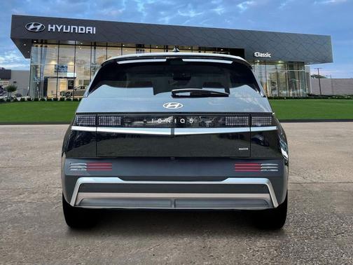 Abyss Black 2025 Hyundai IONIQ 5 SE