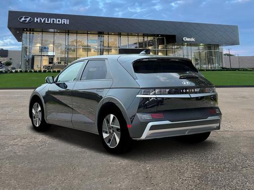 2025 Hyundai IONIQ 5 SE