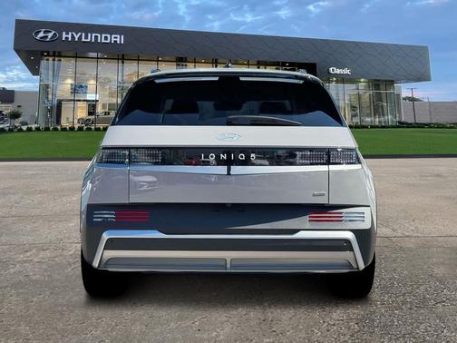 2025 Hyundai IONIQ 5 SEL