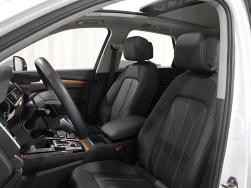 2022 Audi Q5 45 S line Premium