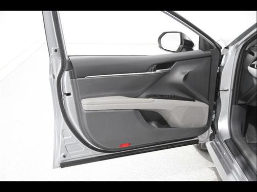 2024 Toyota Camry Hybrid LE