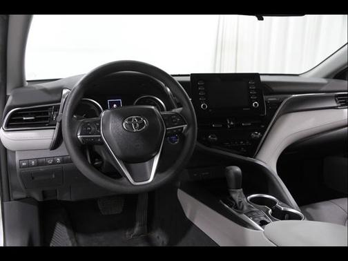 2024 Toyota Camry Hybrid LE