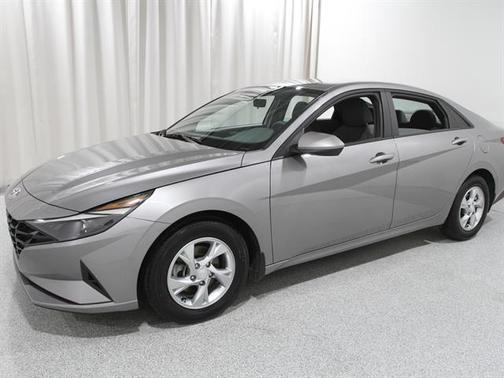 2023 Hyundai ELANTRA SE
