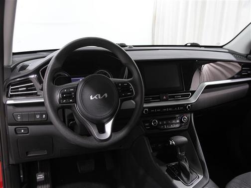 2022 Kia Niro LX