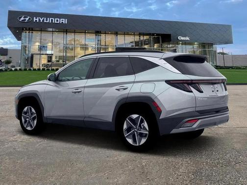 Shimmering Silver 2026 Hyundai TUCSON SEL Premium