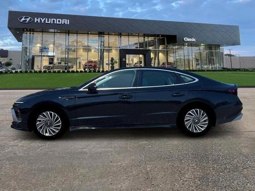 Abyss Black 2026 Hyundai SONATA Hybrid SE