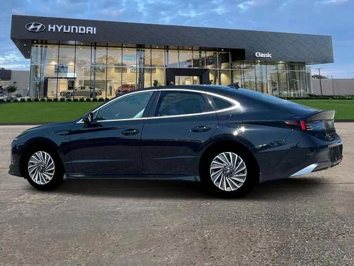 Abyss Black 2026 Hyundai SONATA Hybrid SE